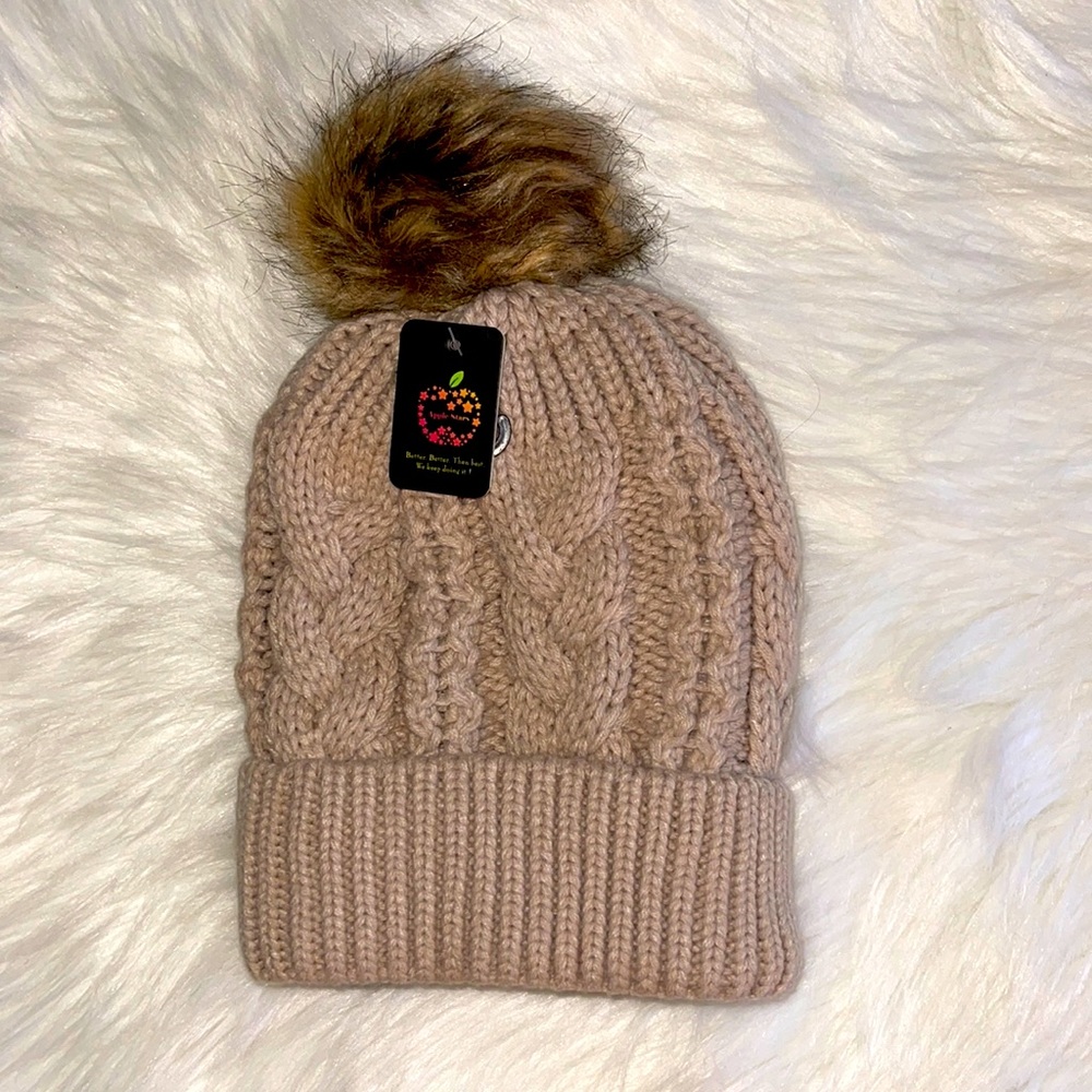 Cream Beige Women’s Beanie NWT